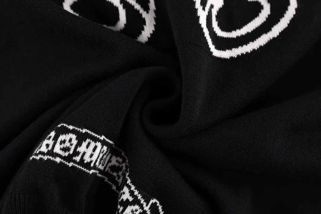 🅿️250 new models are on the market 25Fw320G heavy knitted lapel short-sleeved high-end [CH Crow Heart] front and rear panels with jacquard, short T for couples, high-end simple style that you will never get tired of, high-end temperament wear, perfect detail processing 💯 Classic Logo logo on the upper body is super good-looking, same style for men and women Size: XS S M L
